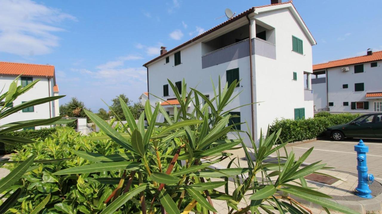 Apartments Vabec Malinska Exterior foto