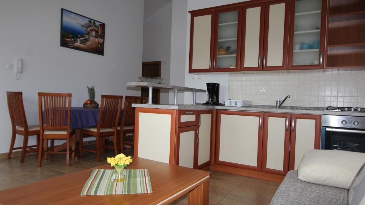 Apartments Vabec Malinska Exterior foto