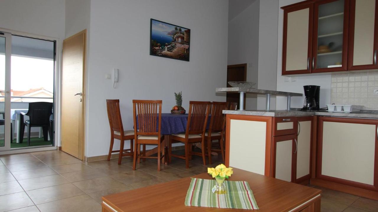 Apartments Vabec Malinska Exterior foto